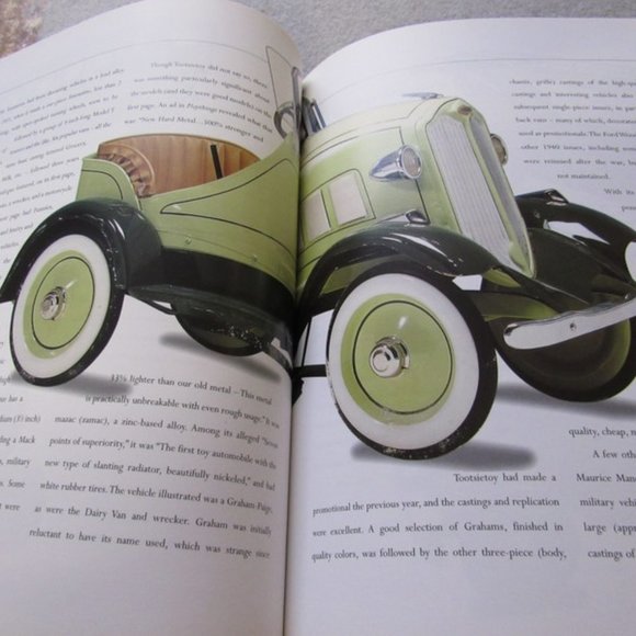 BOOK. CHRISTIE'S "WHEELS". MAGICAL WORLD OF AUTOMOTIVE TOYS - Picture 7 of 8
